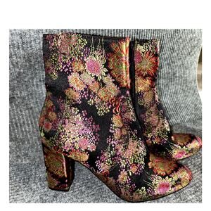 Steve Madden Elissa Black Pink Floral Tapestry Side Zip Heel Boots Women’s 7M